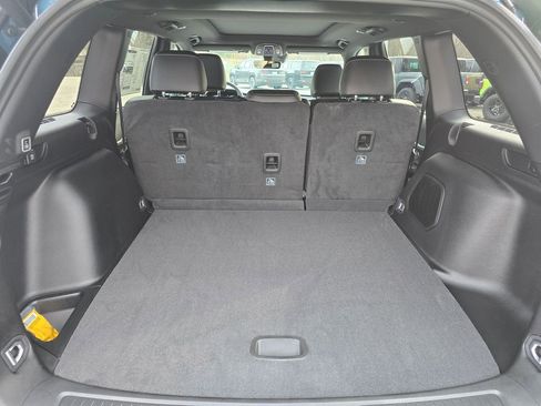 New 2026 Jeep Grand Cherokee Limited image 12