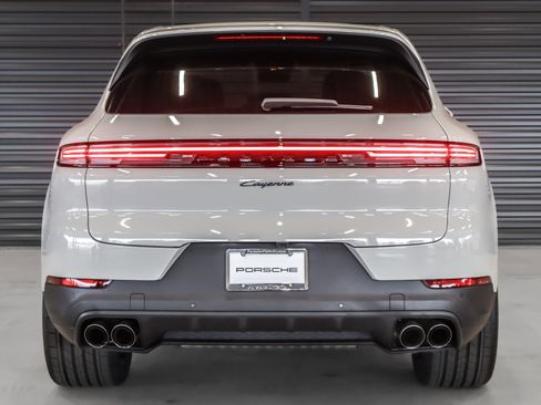 Used 2026 Porsche Cayenne AWD/4WD image 9