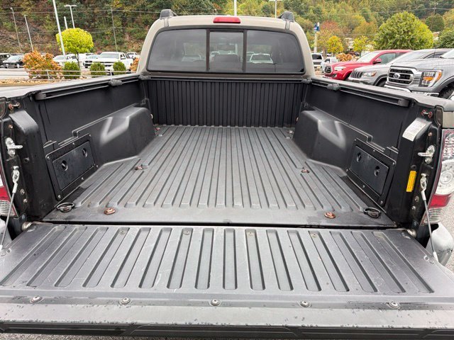 Used 2013 Toyota Tacoma 4x4 Double Cab w/ SR5 Pkg image 9