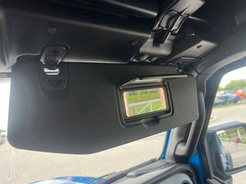 Used 2024 Jeep Wrangler Unlimited Sport AWD/4WD image 40