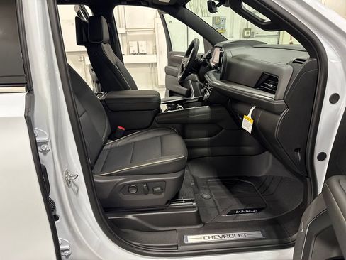 New 2026 Chevrolet Suburban Premier AWD/4WD image 37