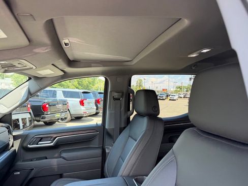 Used 2026 GMC Sierra 1500 SLT w/ SLT Premium Plus Package AWD/4WD image 9