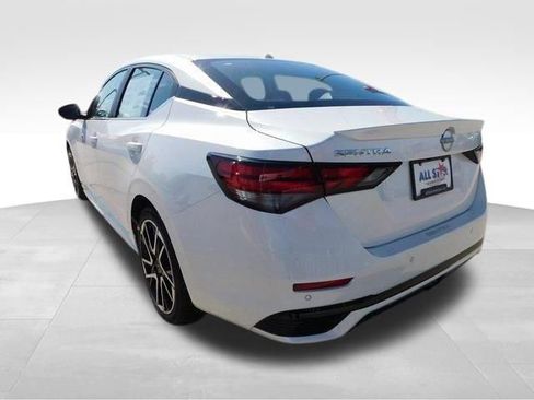 Used 2025 Nissan Sentra SR image 9