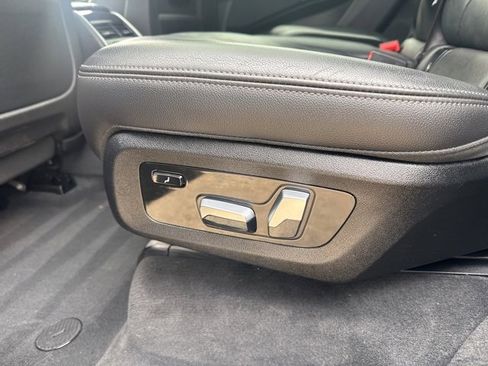 Used 2020 BMW X7 xDrive40i w/ Cold Weather Package image 28