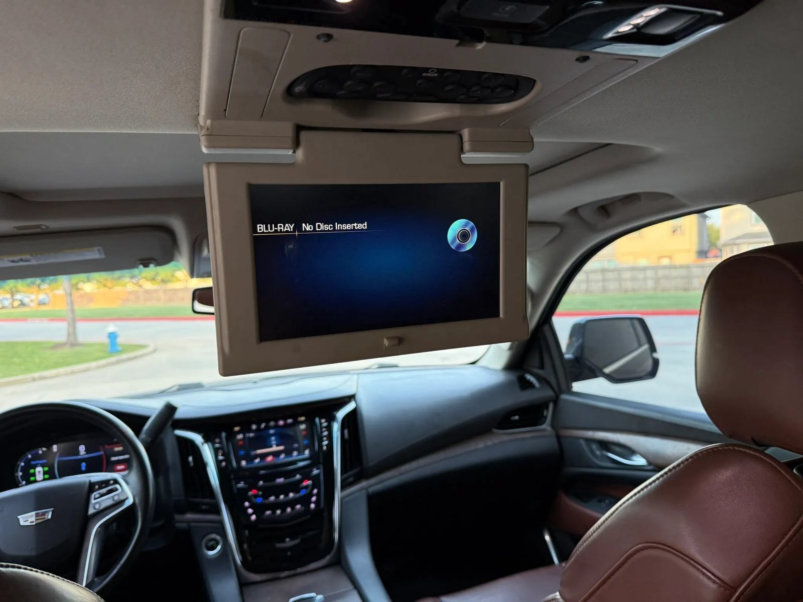 Used 2016 Cadillac Escalade Luxury AWD/4WD image 14