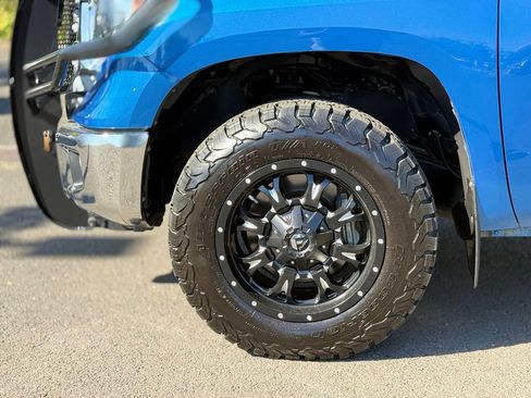 Used 2018 Toyota Tundra SR5 AWD/4WD image 18
