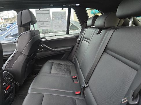 Used 2011 BMW X5 M image 11