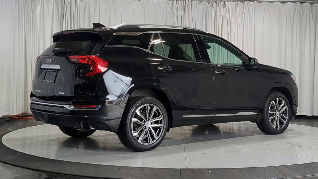 Used 2019 GMC Terrain Denali w/ Advanced Safety Package AWD/4WD image 8