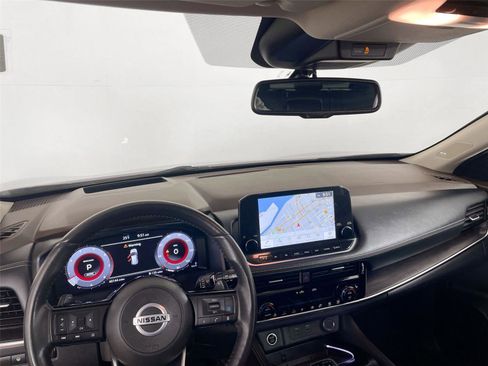 Used 2021 Nissan Rogue Platinum image 32