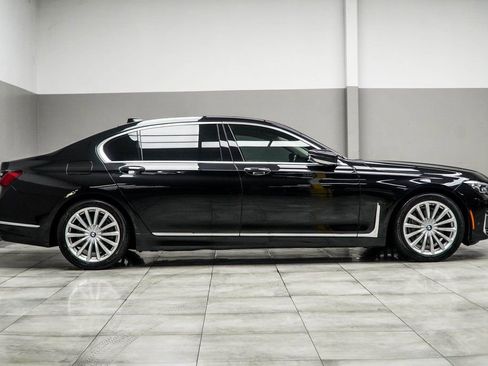 Used 2020 BMW 740i xDrive w/ Cold Weather Package image 3
