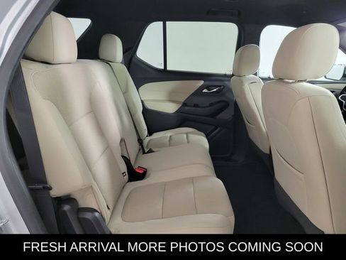 Used 2022 Chevrolet Traverse LS FWD image 17