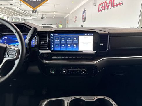 Certified 2023 Chevrolet Silverado 1500 LT AWD/4WD image 19