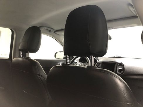 Used 2021 Jeep Compass Latitude image 11