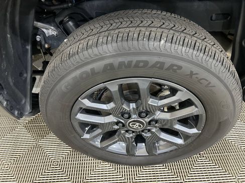 Used 2025 Toyota Tundra Platinum AWD/4WD image 11