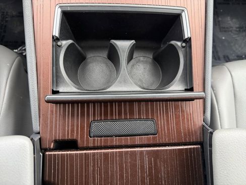 Used 2021 Toyota Sienna XLE image 19