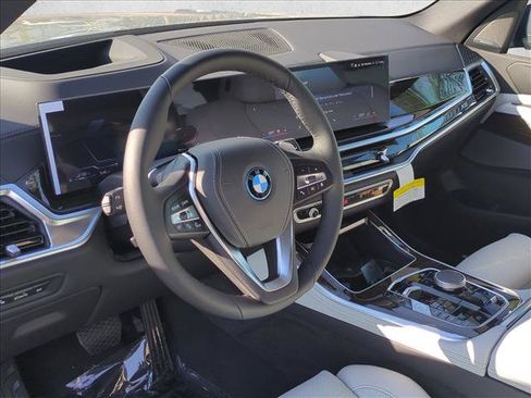 New 2026 BMW X5 xDrive50e w/ Premium Package AWD/4WD image 3