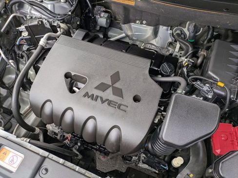 Used 2020 Mitsubishi Outlander ES AWD/4WD image 30