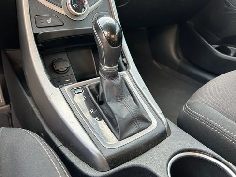 Used 2016 Hyundai Elantra Value Edition FWD image 25