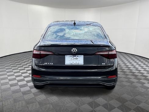 Used 2024 Volkswagen Jetta SE FWD image 5