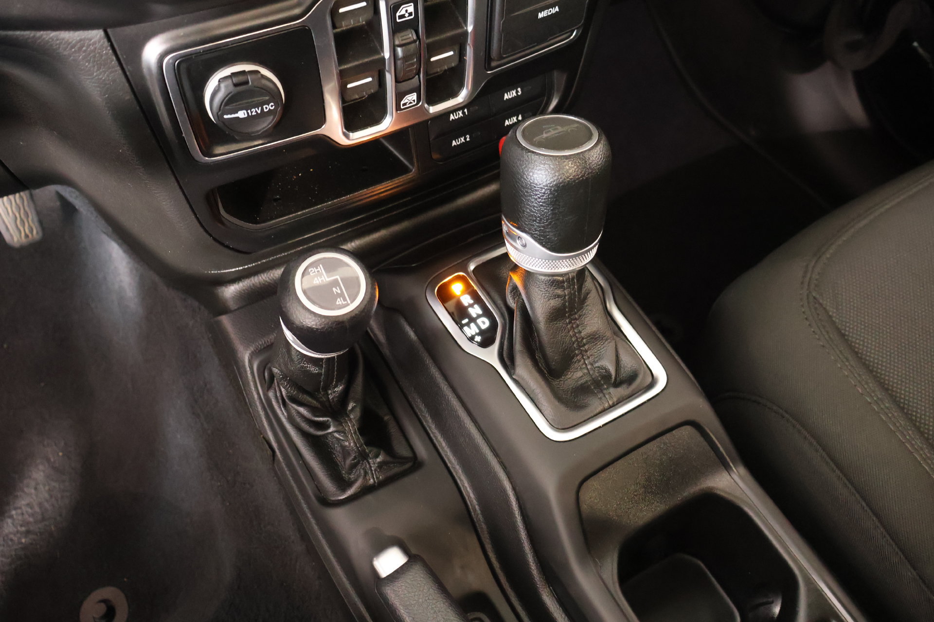 Used 2022 Jeep Gladiator Sport AWD/4WD image 7