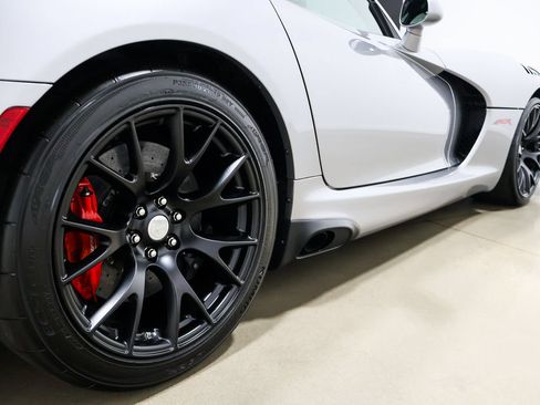 Used 2017 Dodge Viper ACR w/ Extreme Aero Package RWD image 27
