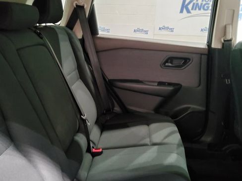 Used 2023 Nissan Rogue S image 19