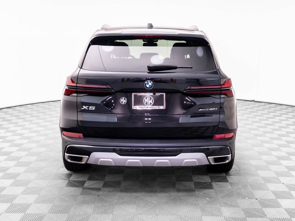 Used 2024 BMW X5 xDrive40i AWD/4WD image 4