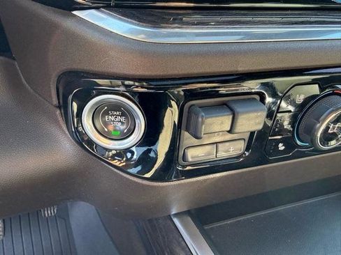 Used 2022 Chevrolet Silverado 1500 LTZ image 46