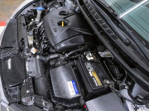 Used 2016 Hyundai Elantra SE w/ Option Group 02 image 25