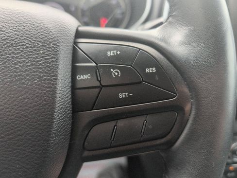Used 2019 Jeep Cherokee Trailhawk AWD/4WD image 20