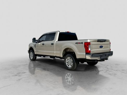 Used 2017 Ford F250 XLT AWD/4WD image 5