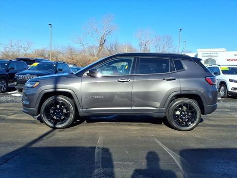 Certified 2022 Jeep Compass Altitude image 6
