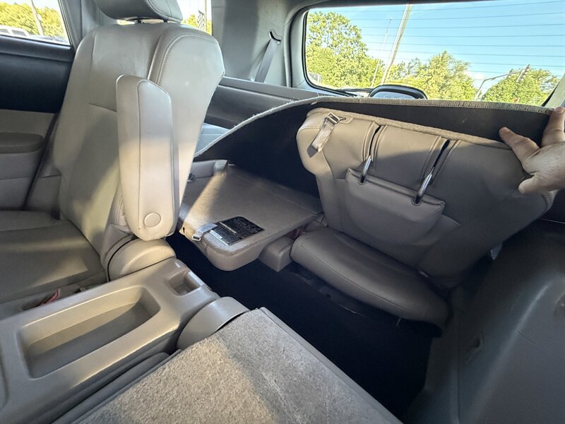 Used 2012 Toyota Highlander Limited AWD/4WD image 16
