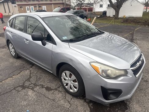 Used 2013 Subaru Impreza 2.0i image 2