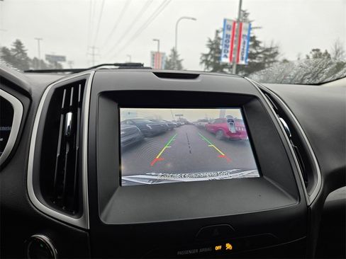 Used 2020 Ford Edge SEL image 14