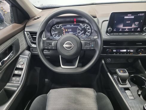 Used 2023 Nissan Rogue SV AWD/4WD image 16