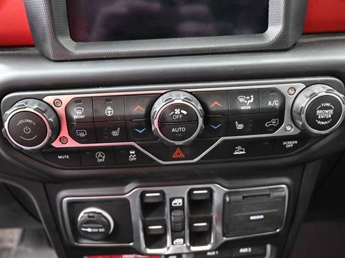 Used 2023 Jeep Gladiator Rubicon w/ LED Lighting Group AWD/4WD image 19