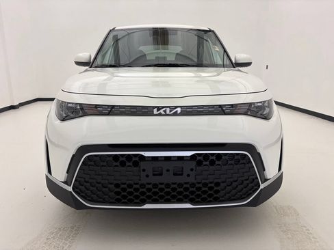 Used 2025 Kia Soul LX FWD image 10