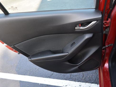 Used 2016 MAZDA MAZDA3 i Sport w/ Preferred Equipment Package FWD image 13