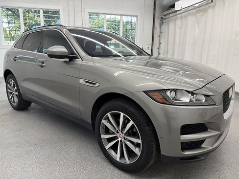 Used 2019 Jaguar F-PACE Prestige AWD/4WD image 3