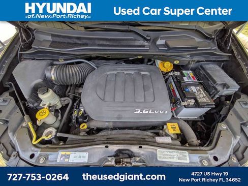 Used 2014 Chrysler Town & Country Touring FWD image 14