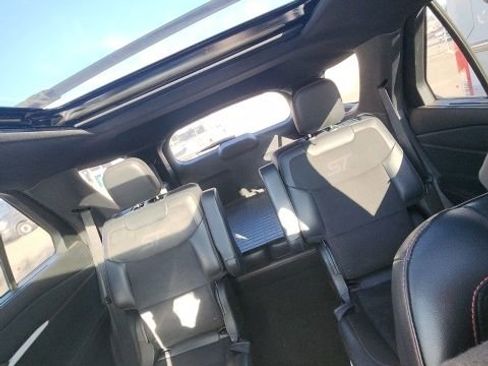 Used 2025 Ford Explorer ST image 60