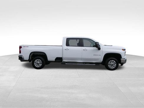 Used 2025 Chevrolet Silverado 2500 LT w/ Convenience Package AWD/4WD image 2