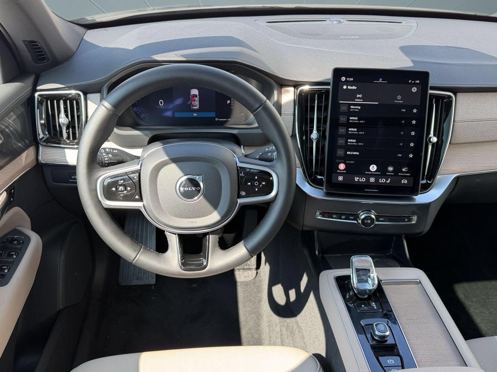 Certified 2026 Volvo XC90 B6 Plus AWD/4WD image 28