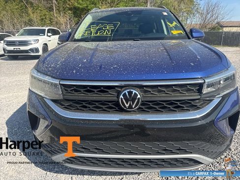 Used 2023 Volkswagen Taos SE w/ Panoramic Sunroof Package image 8