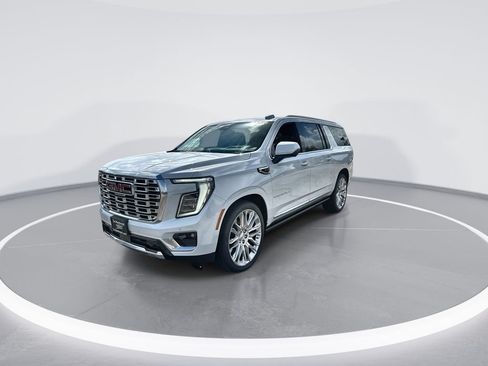 New 2026 GMC Yukon XL Denali w/ Denali Reserve Package AWD/4WD image 4