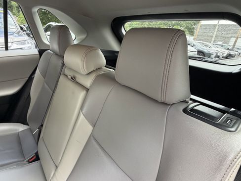 Used 2019 Toyota RAV4 XLE w/ Convenience Package FWD image 33