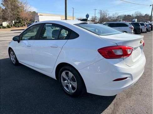 Used 2017 Chevrolet Cruze LS image 4