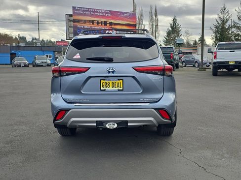 Used 2023 Toyota Highlander Platinum image 8