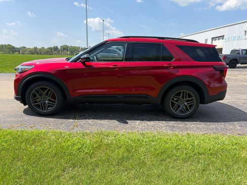 New 2026 Ford Explorer ST-Line w/ ST-Line Street Pack AWD/4WD image 7